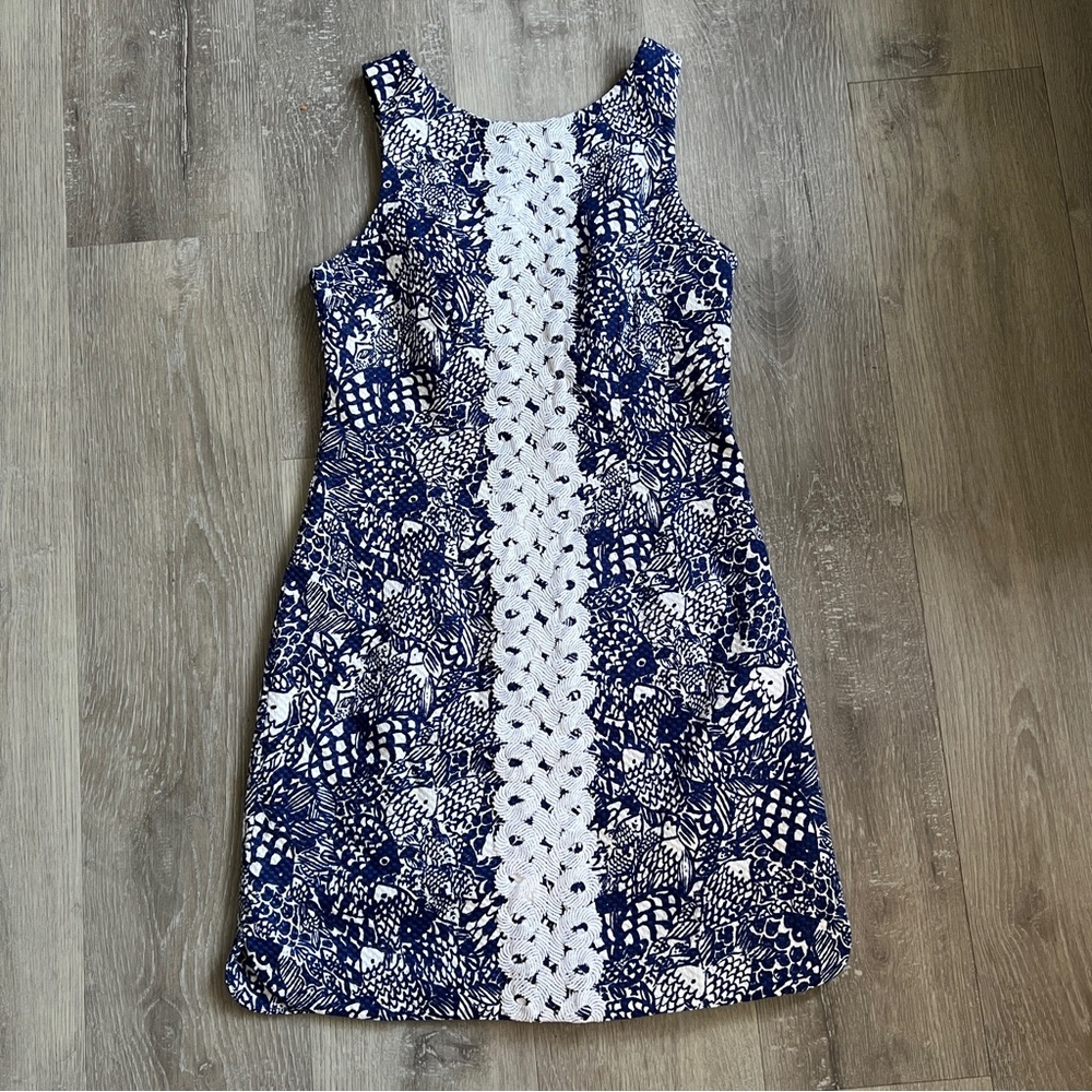 Lilly Pulitzer Navy and White Lace Dress with pink zipper size 2